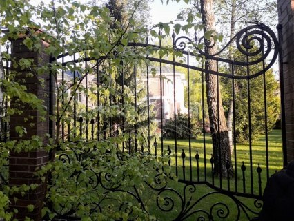 Кованый забор московская классика